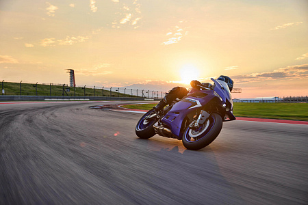 Мотоцикл Yamaha R9